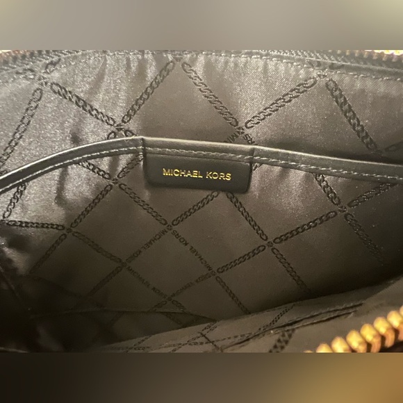 Micheal Micheal Kors Jet Set Large Logo Faux Fur Travel Pouch - Picture 5 of 6